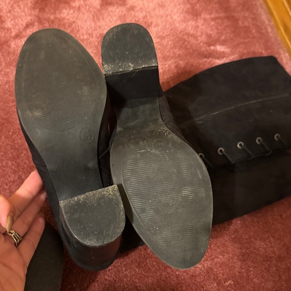 Elegant Black Lace-Up Women's Boots - Picture 6 of 7